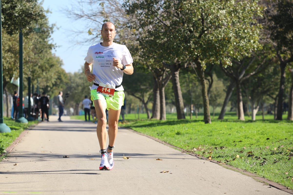 Running 100 Miles in 11 Hours? Aleksandr Sorokin Breaks the 100-Mile and 12-Hour Records Again – iRunFar
