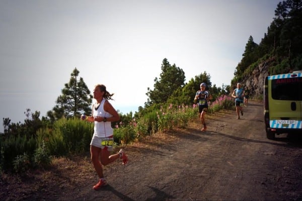 Emelie Forsberg and Nuria Picas running together at kilometer 34.