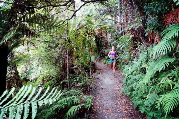 Ruby Muir runs through kilometer 54.5 in her Vibram FiveFingers.